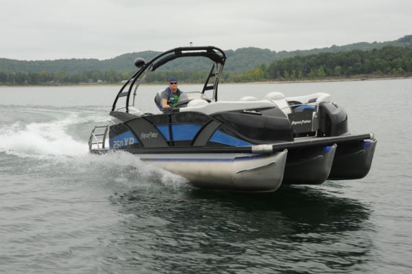 Aqua Patio 250 Express | Pontoon & Deck Boat Magazine